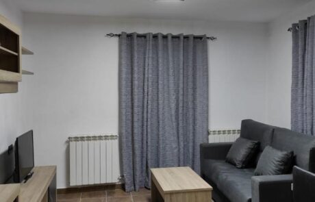 Menjador que es pot trobar en un dels apartaments rurals a Àger.