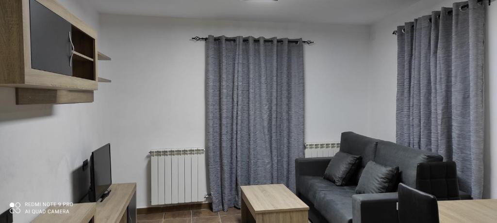 Menjador que es pot trobar en un dels apartaments rurals a Àger.
